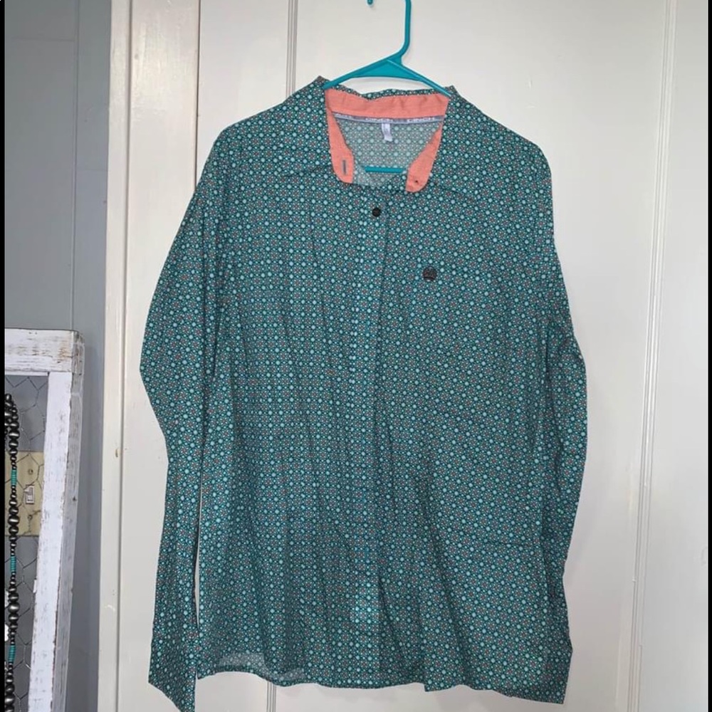 Women’s cinch button up shirt